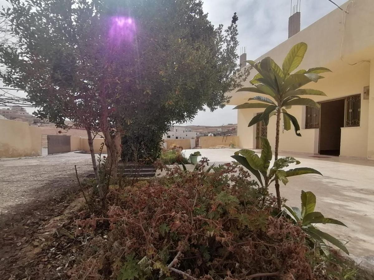 Farmer Stay Hostel Wadi Musa Exterior photo